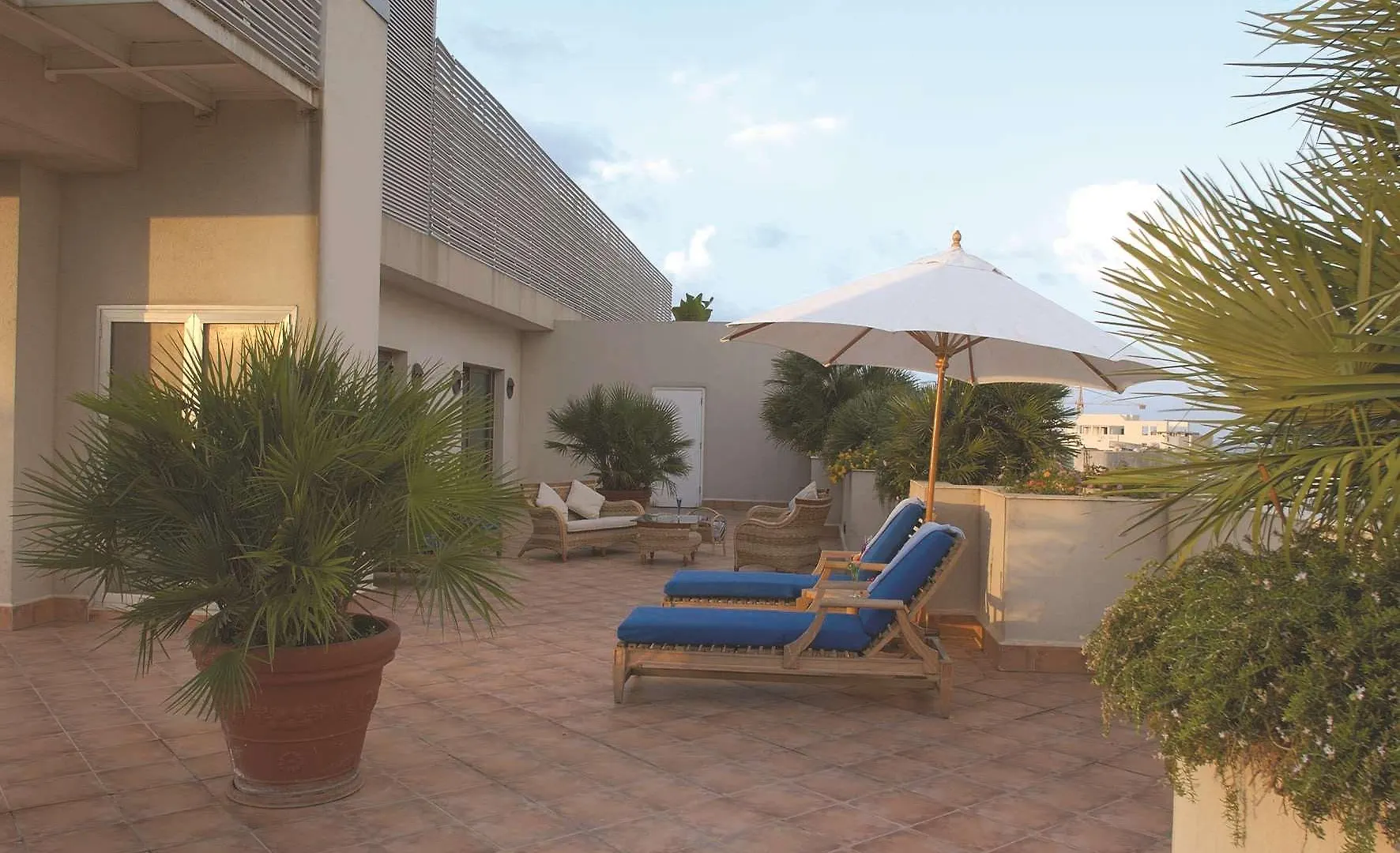 Radisson Blu Martinez Beirut Hotel 5*,
