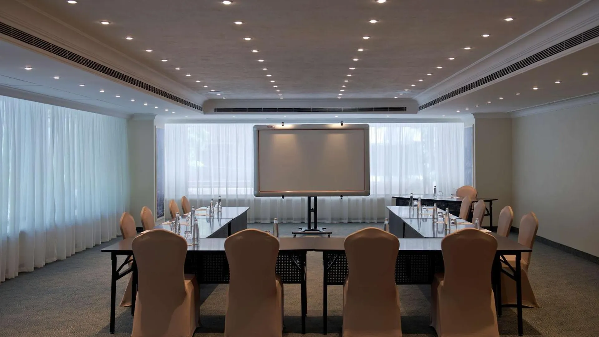 Radisson Blu Martinez Beirut Hotel 5*,  Lebanon