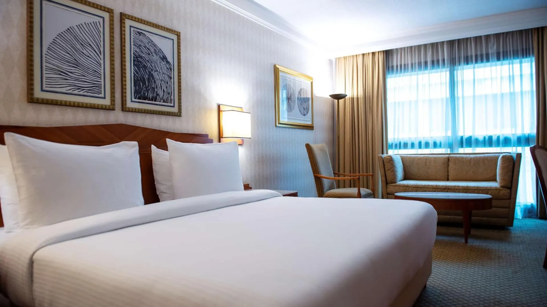 Hotel Radisson Blu Martinez Beirut