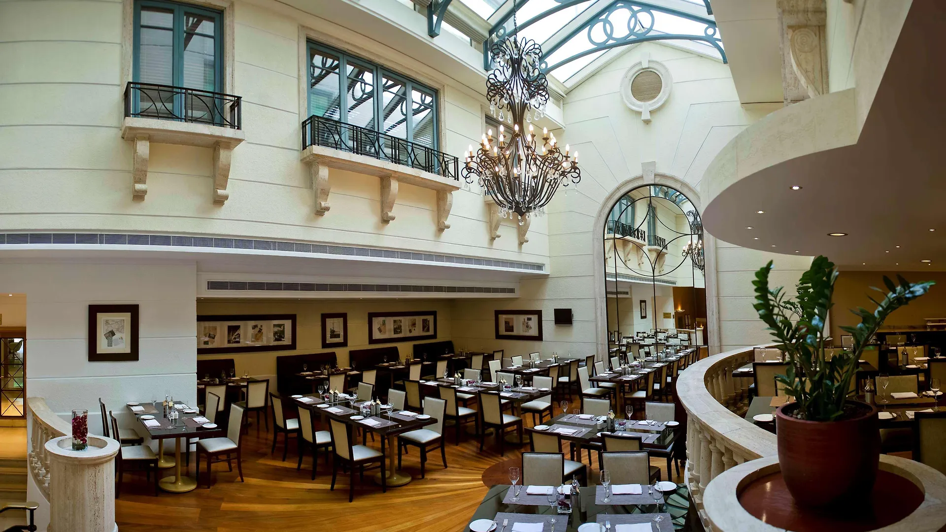 Hotel Radisson Blu Martinez Beirut