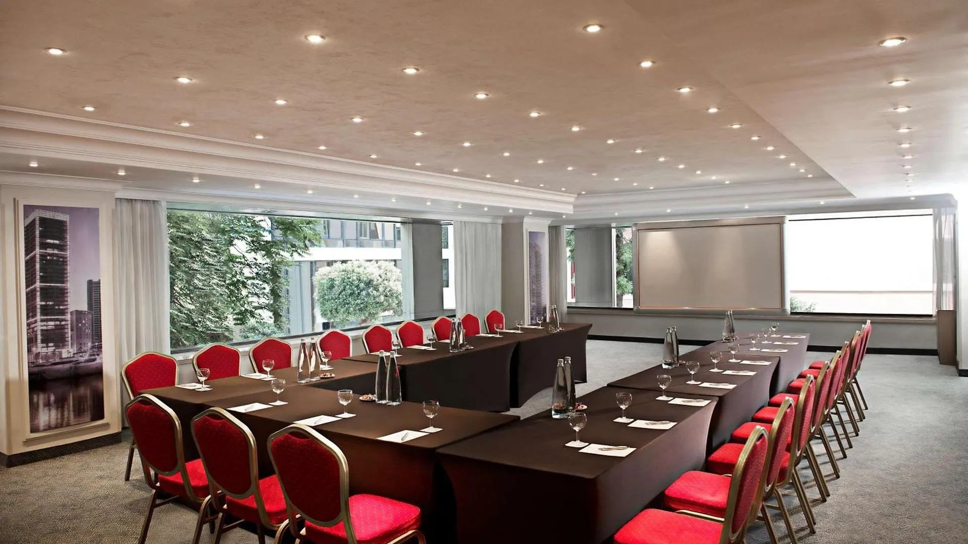 Hotel Radisson Blu Martinez Beirut