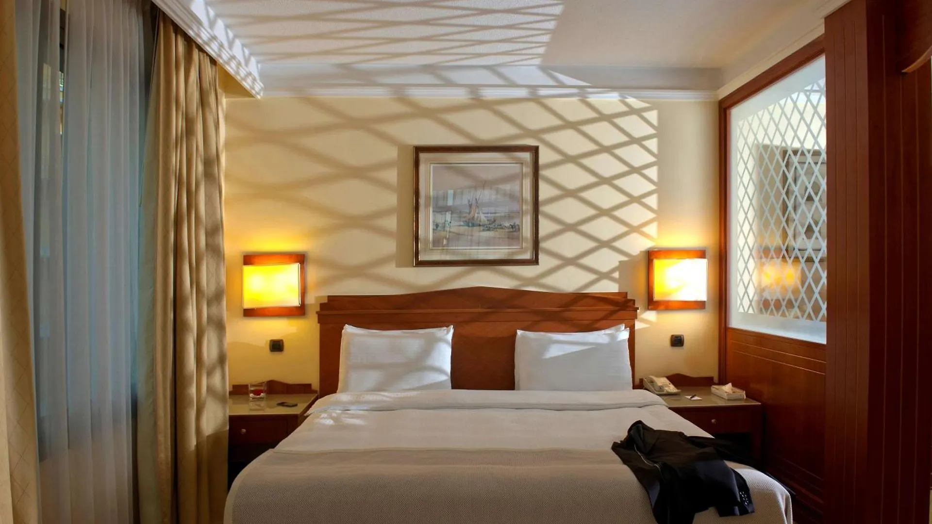 Hotel Radisson Blu Martinez Beirut