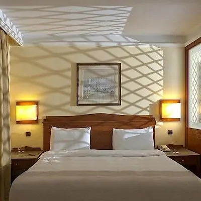 Отель Radisson Blu Martinez Бейрут