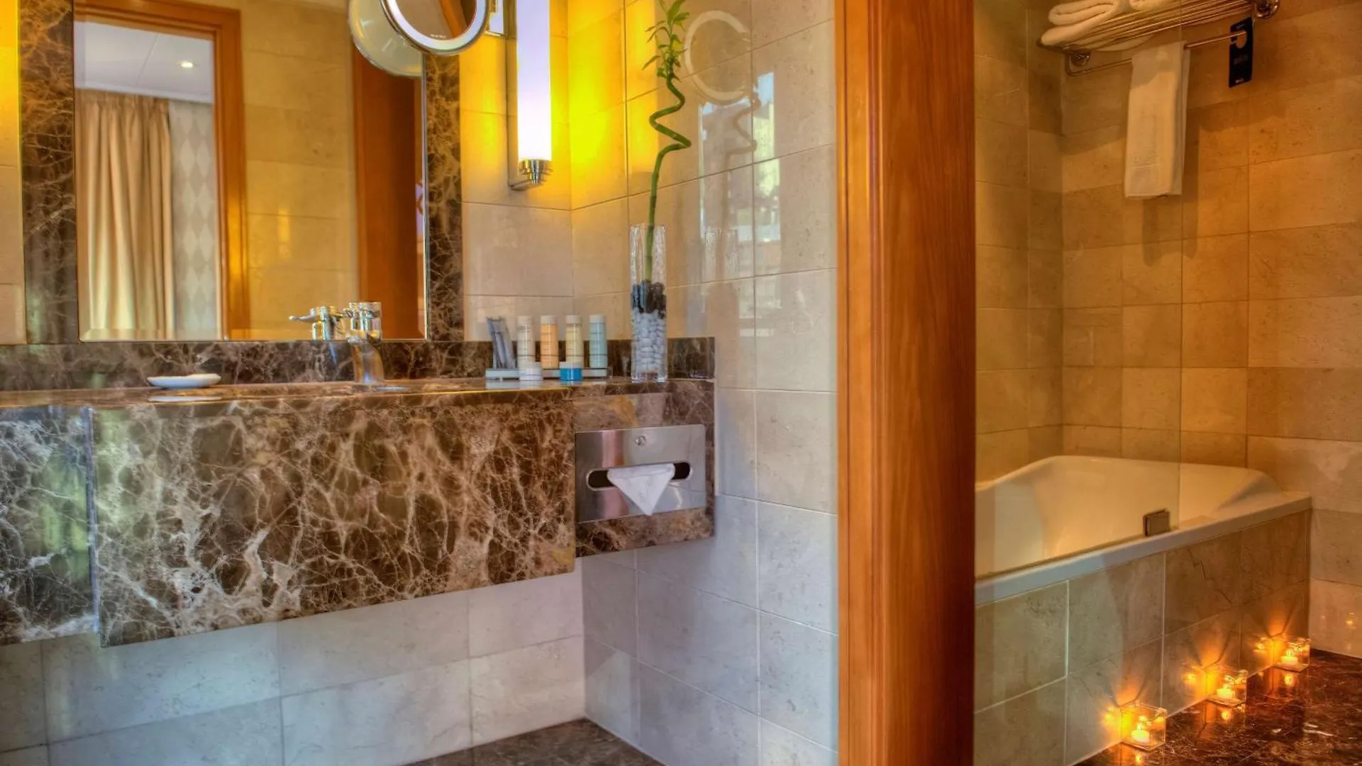 Radisson Blu Martinez Beirut Hotel